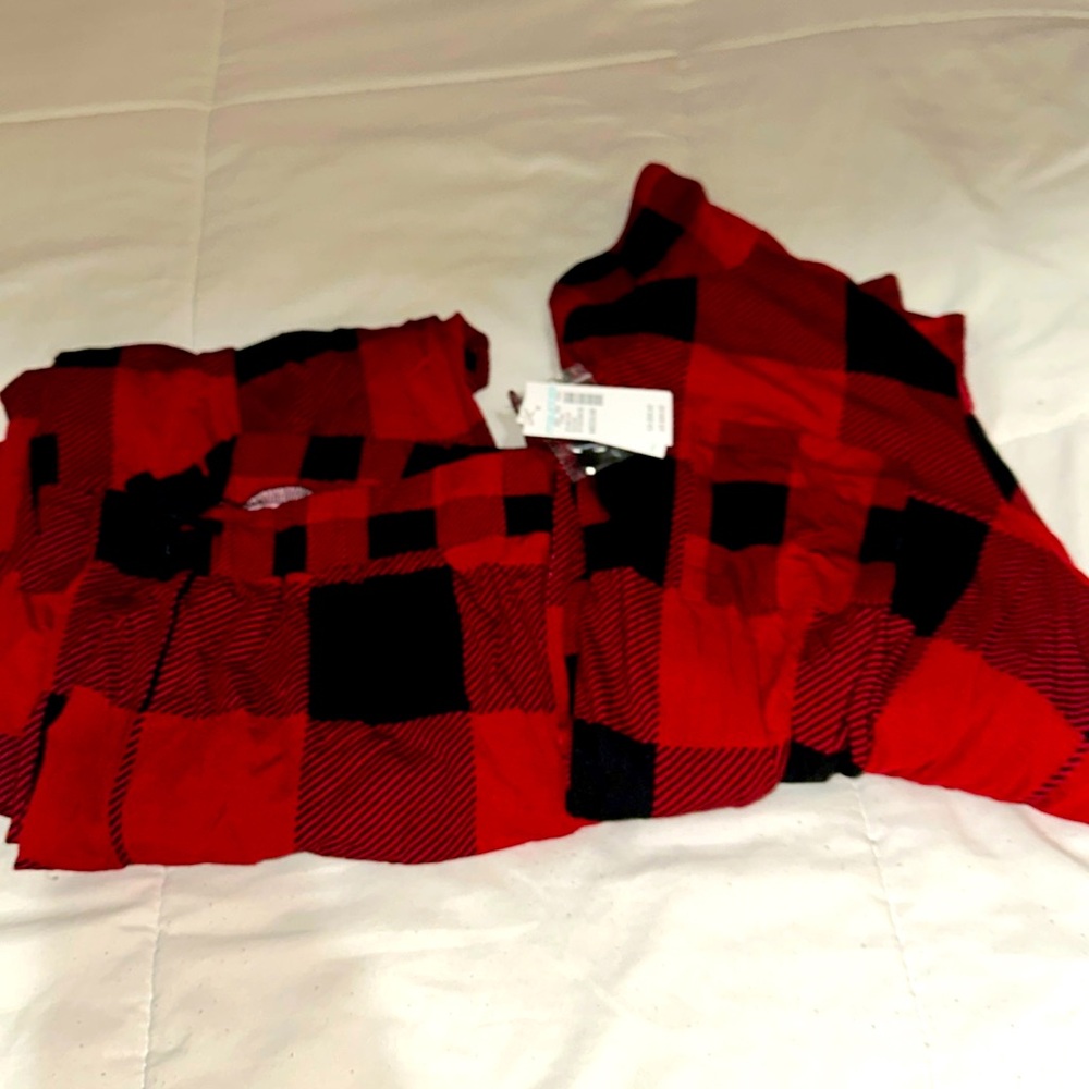 NWT Maurice’s red plaid long sleeve pant pajama set. Medium.